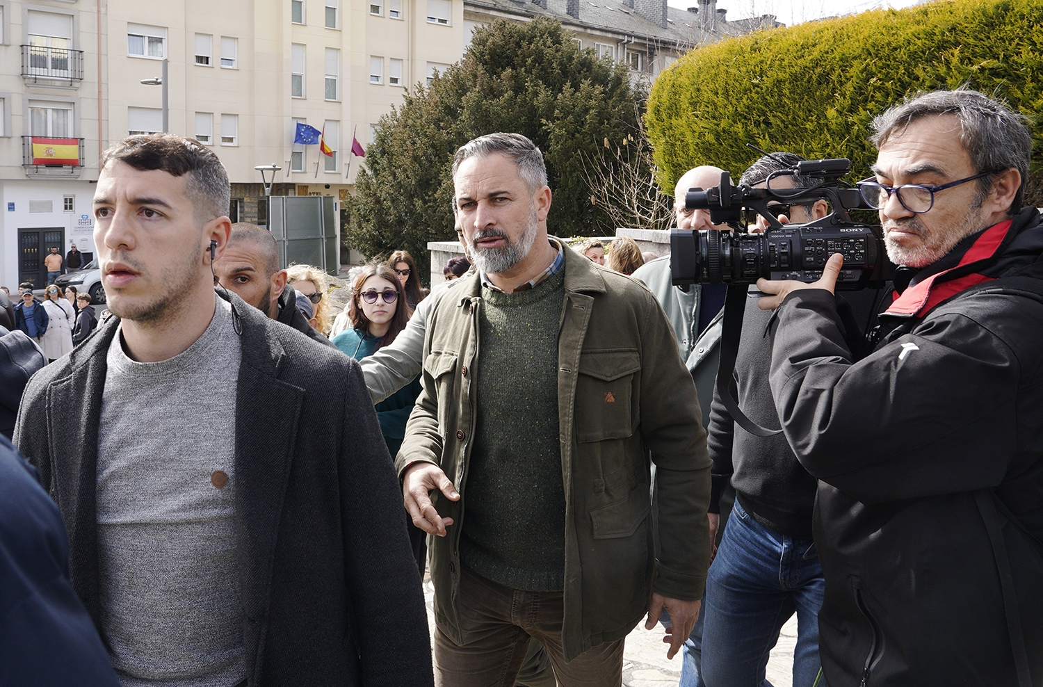 César Sánchez / ICAL . El lider de Vox, Santiago Abascal, durante su visita a Villablino 