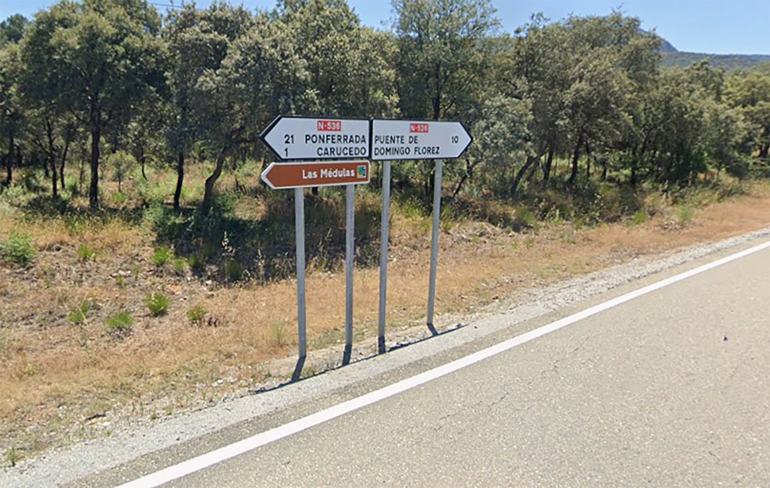 Carretera N-536 que une las comarcas del Bierzo y Valdeorras