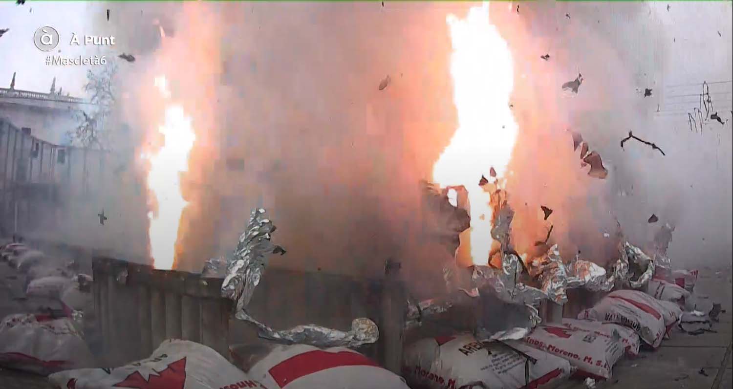 Mascleta de Pibierzo en las Fallas de Valencia 