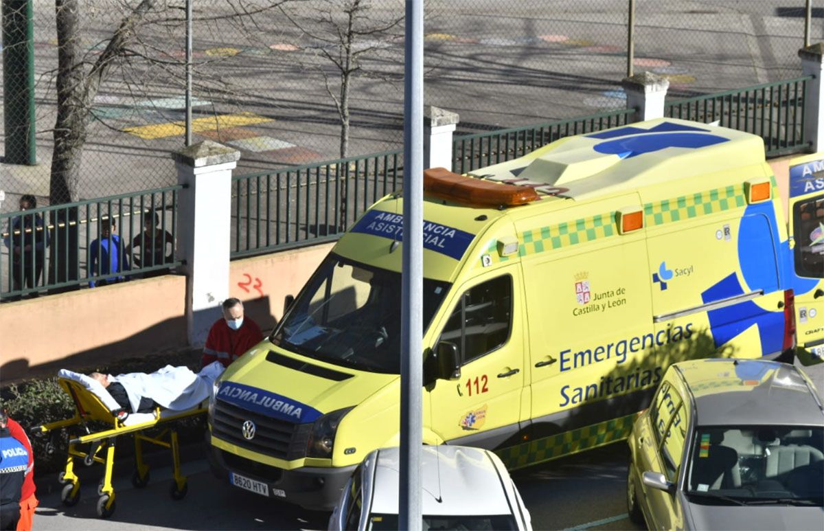 Imagen de una ambulancia durante un suceso 