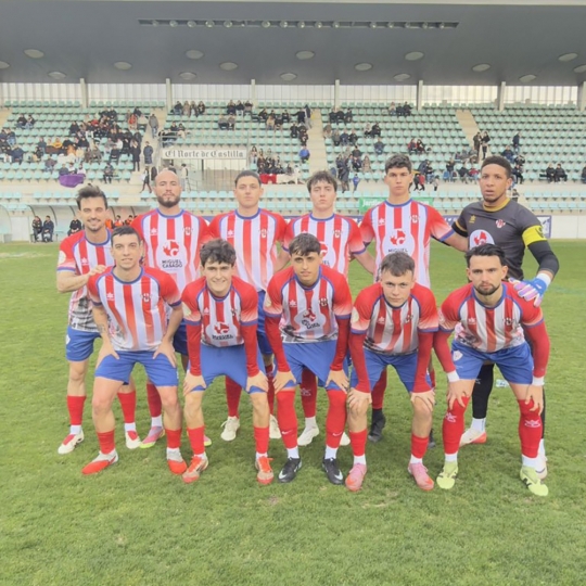 El Atlético Bembibre paga el cansancio y cae en el campo del Palencia Cristo Atlético