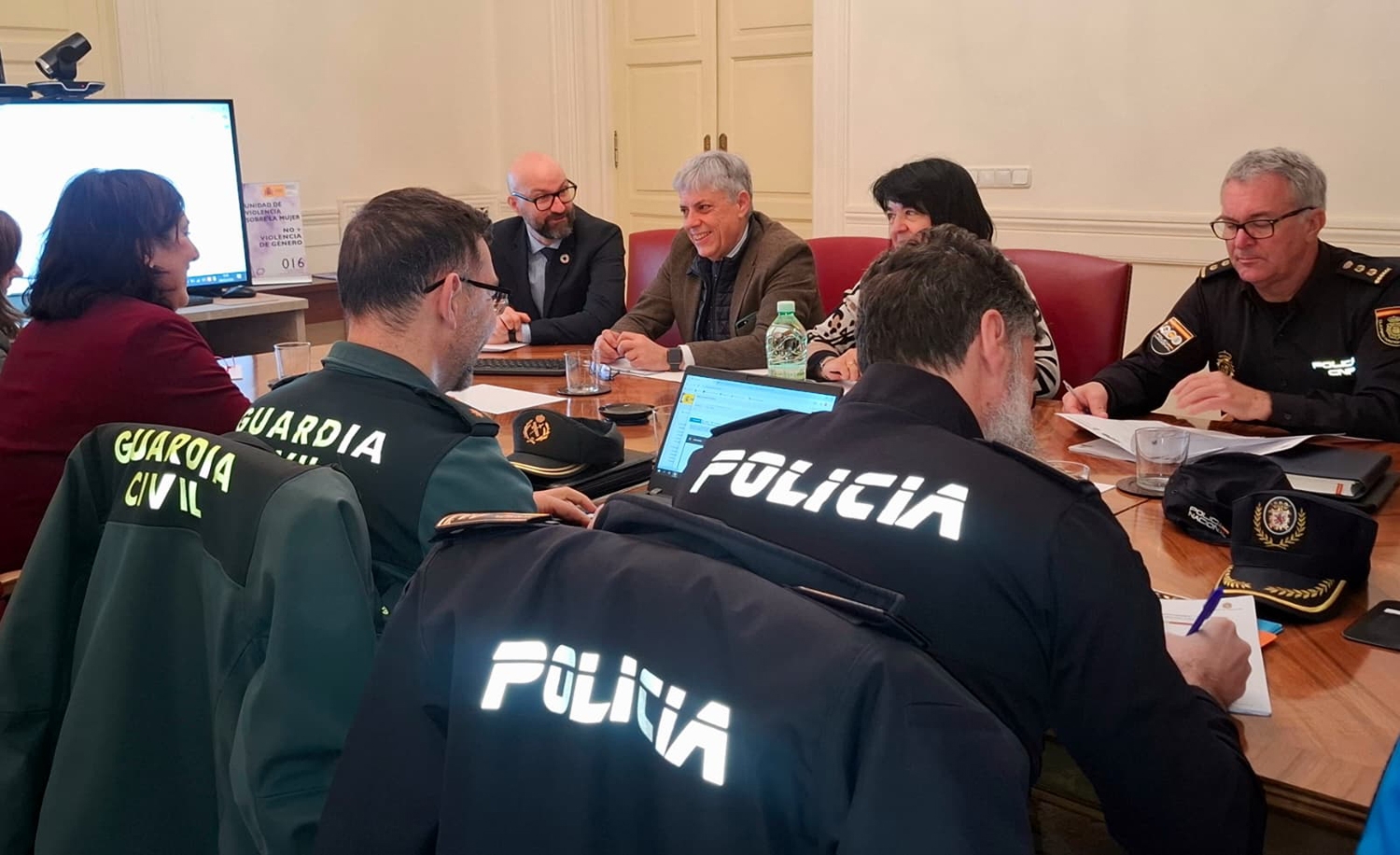 Reunión sobre el dispositivo para las elecciones del 15M 