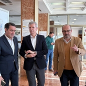 El consejero de la Junta de Castilla y León, Juan Carlos Suárez Quiñones. junto a Alfonso Rueda, presidente de la Xunta de Galicia y Marco Morala, alcalde de Ponferrada 