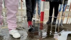 Imagen de archivo de niños en un colegio