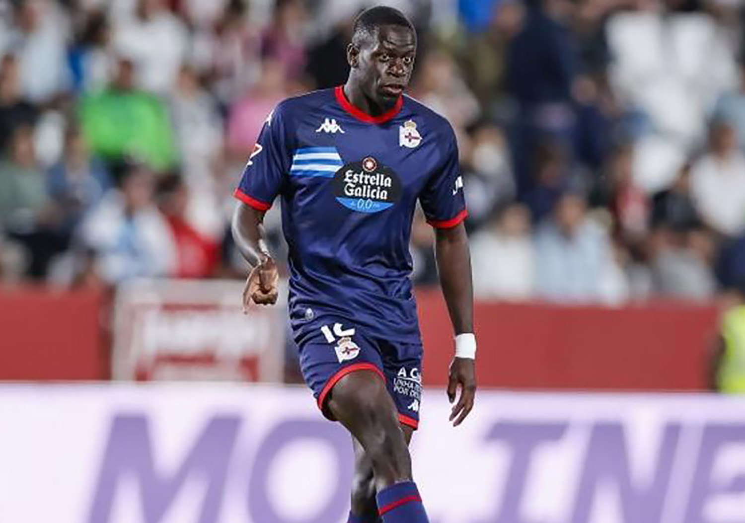 Mfulu en una foto de archivo 