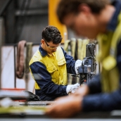 Trabajadores en una foto de istock autor drazen