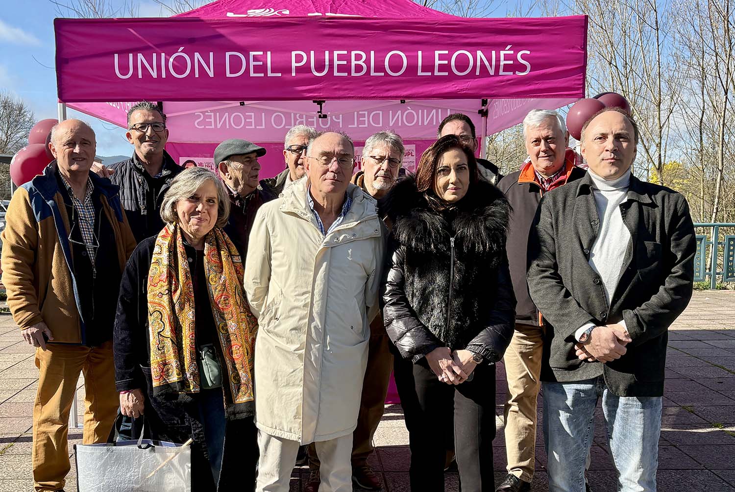 Visita de la candidata a las Cortes de UPL en Bembibre.