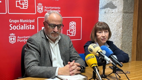 Olegario Ramón y Mabel Fernandez durante las rueda de prensa de este jueves
