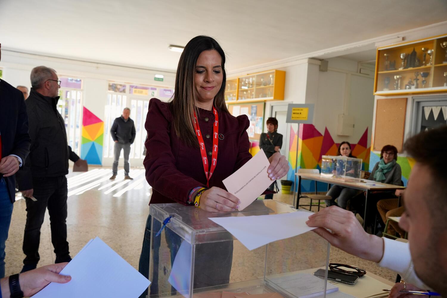 Nuria Rubio abre la jornada electoral en León defendiendo al PSOE como “el partido del cambio”