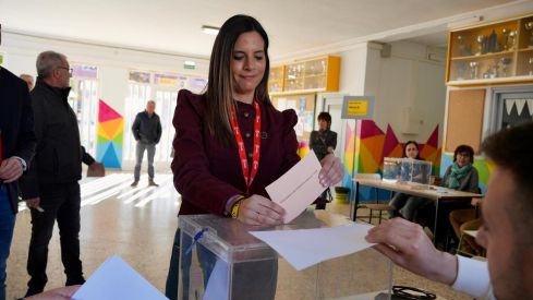 Nuria Rubio abre la jornada electoral en León defendiendo al PSOE como “el partido del cambio”