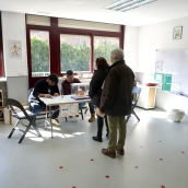 15M | De intérpretes de signos a mesas improvisadas: Primeras curiosidades jornada electoral en Castilla y León | Miriam Chacón / ICAL 15M | De intérpretes de signos a mesas improvisadas: Primeras curiosidades jornada electoral en Castilla y León | Miriam Chacón / ICAL