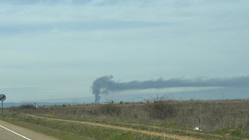 Columna de humo del incendio