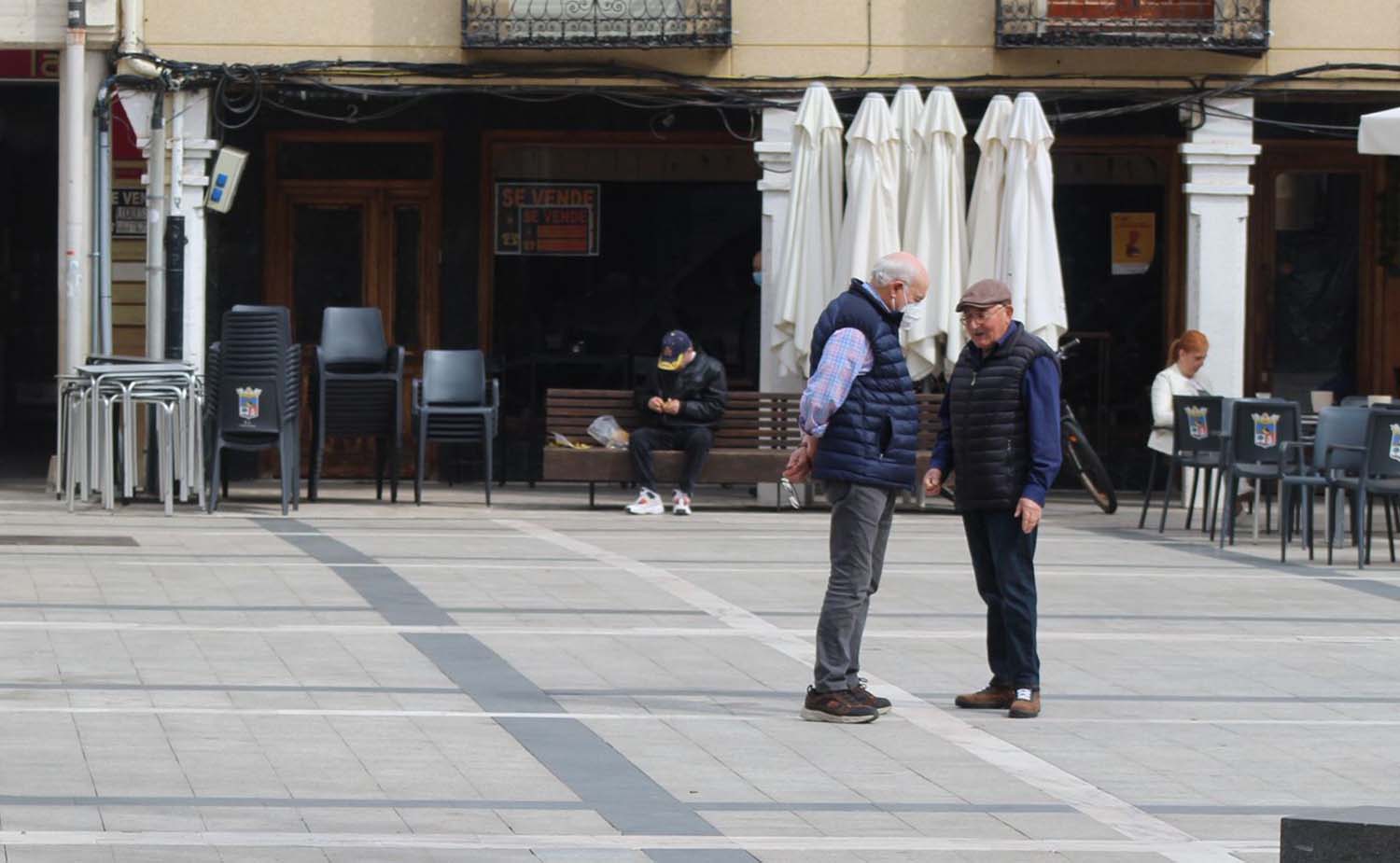 La Bañeza con el incendio de la nave de plásticos