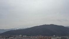 Cielo gris de Ponferrada por la llegada del humo del incendio de La Bañeza