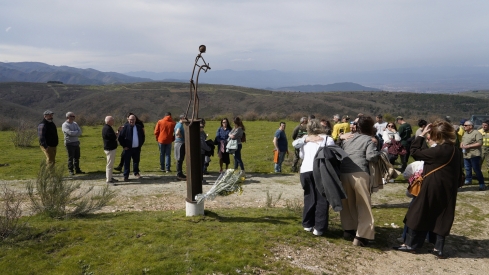 César Sánchez / ICAL. Homenaje al bombero forestal soriano, Nacho Rumbao, fallecido el 17 de agosto en Espinoso de Compludo (Ponferrada), durante las labores de extinción del incendio de Llamas de Cabrera 
