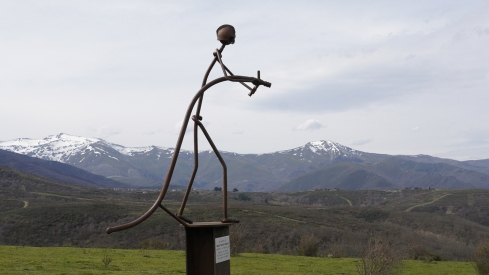 César Sánchez / ICAL. Homenaje al bombero forestal soriano, Nacho Rumbao, fallecido el 17 de agosto en Espinoso de Compludo (Ponferrada), durante las labores de extinción del incendio de Llamas de Cabrera 