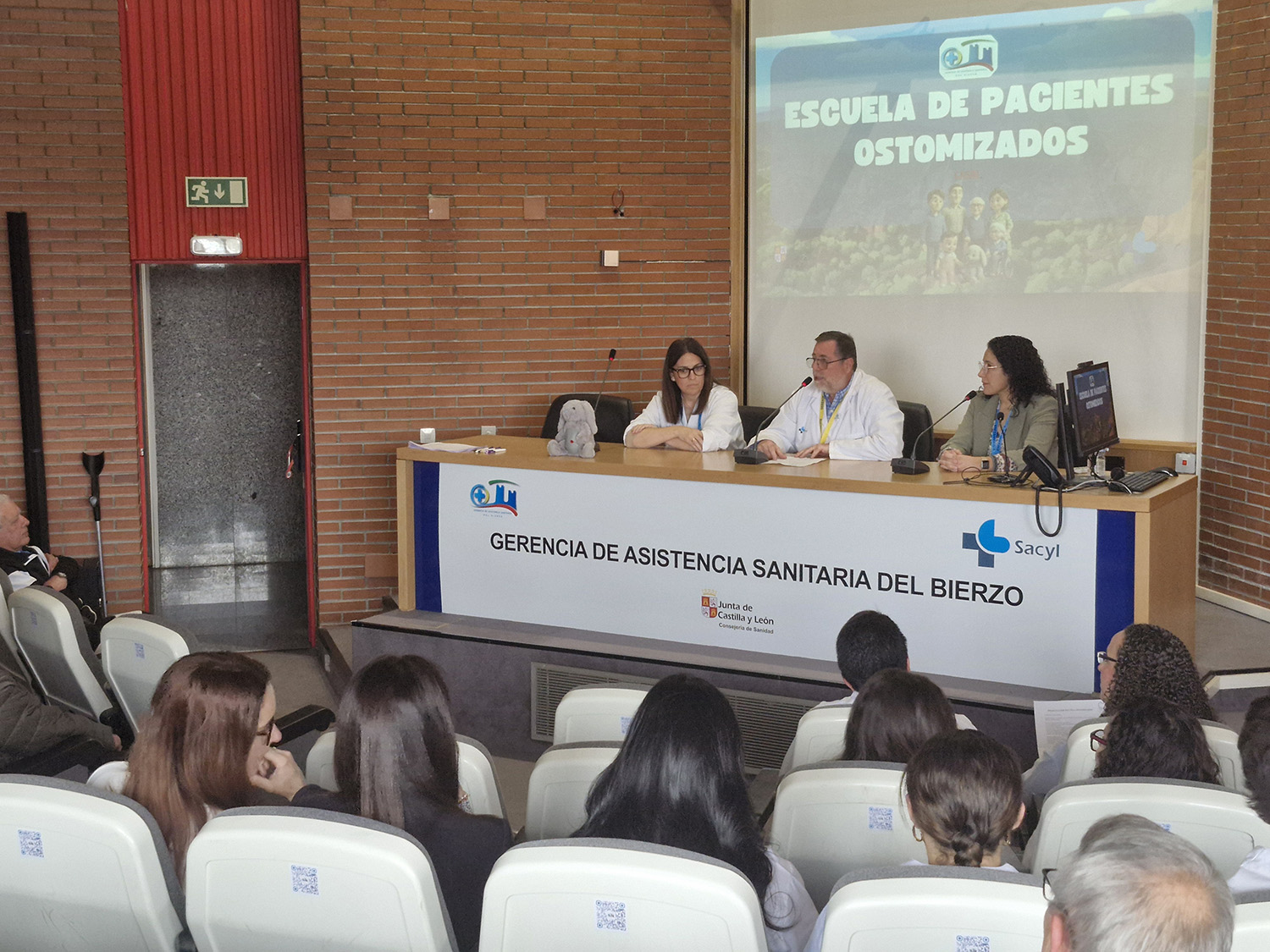 Inauguración de la Escuela de Pacientes Ostomizados de la Gasbi en el Hospital El Bierzo.