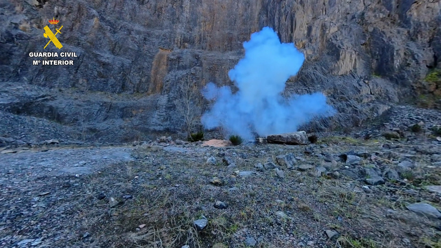 Destrucción de los cuatro extintores explosivos 2