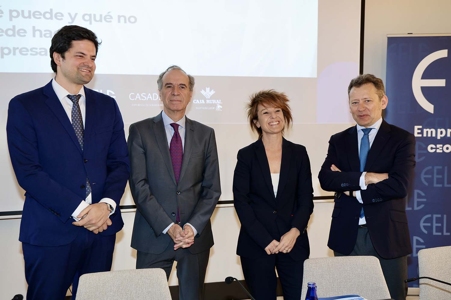 Carlos S. Campillo ICAL. El presidente de la Federación Leonesa de Empresarios, Juan María Vallejo, y el socio codirector de Casadeley, Diego San Martín, atienden a los medios antes del inicio de la jornada ‘Absentismo 2026' Carlos S. Campillo ICAL. El presidente de la Federación Leonesa de Empresarios, Juan María Vallejo, y el socio codirector de Casadeley, Diego San Martín, atienden a los medios antes del inicio de la jornada ‘Absentismo 2026'