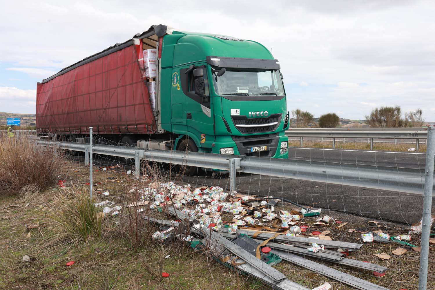 JL Leal ICAL. Accidente entre 2 camiones en la autovía A 62, en la localidad zamorana de Castrillo de la Guareña (2) JL Leal ICAL. Accidente entre 2 camiones en la autovía A 62, en la localidad zamorana de Castrillo de la Guareña (2)