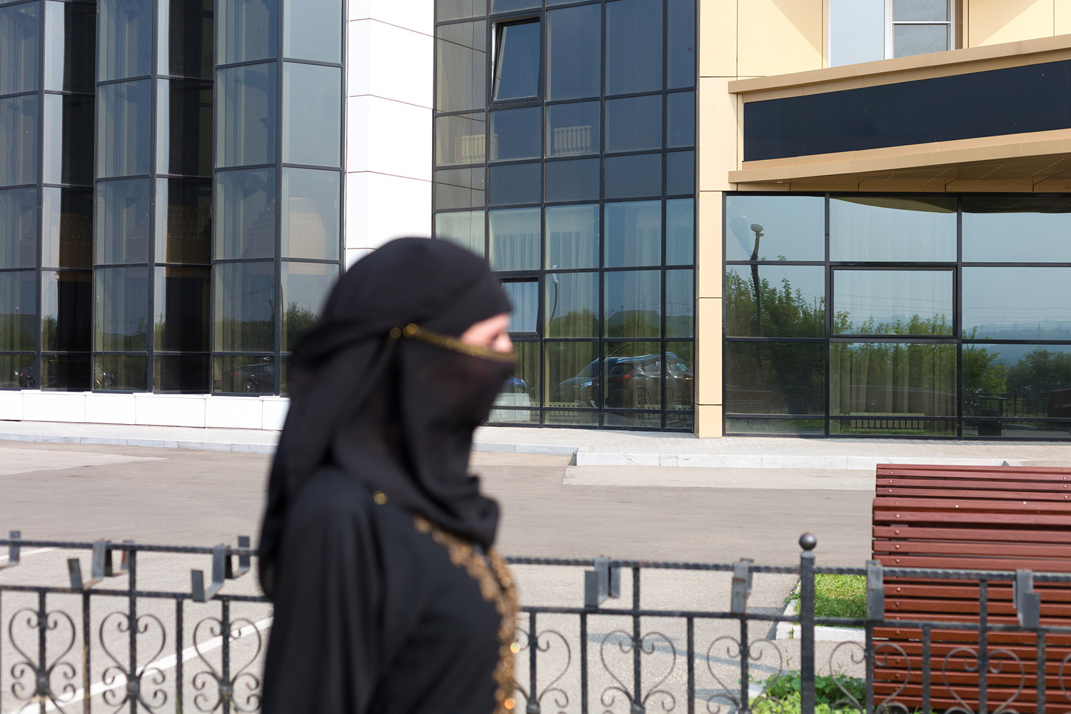 Niqab en una imagen de archivo. istock autor Alexey Emelyanov Niqab en una imagen de archivo. istock autor Alexey Emelyanov