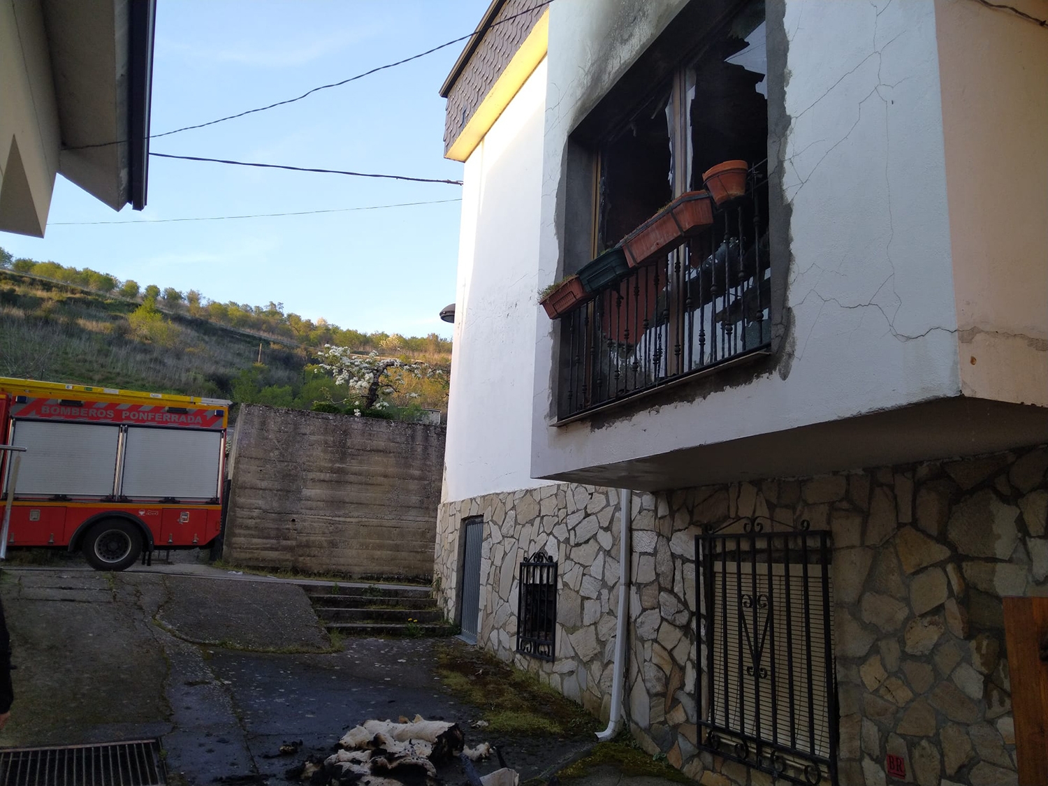 Incendio de una vivienda de San Esteban de Valdueza