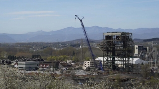 César Sánchez ICAL. Voladura de la chimenea de la central térmica de Compostilla II que quedó en pie el pasado mes de febrero en Cubillos del Sil  (2)