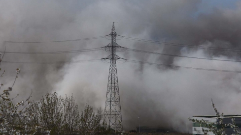 César Sánchez ICAL. Voladura de la chimenea de la central térmica de Compostilla II que quedó en pie el pasado mes de febrero en Cubillos del Sil  (7)