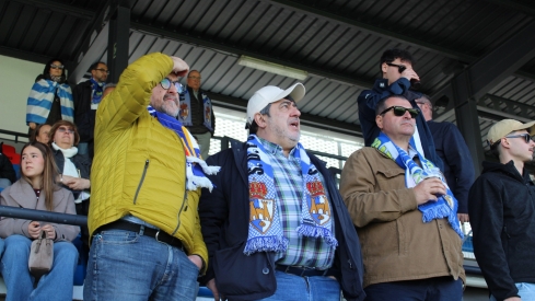 Llegada de aficionados a Ourense (15)