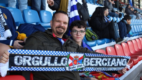Llegada de aficionados a Ourense (19)