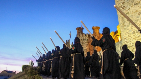 Traslado del Cristo de la Esperanza al Castillo de Ponferrada (2) Traslado del Cristo de la Esperanza al Castillo de Ponferrada (2)