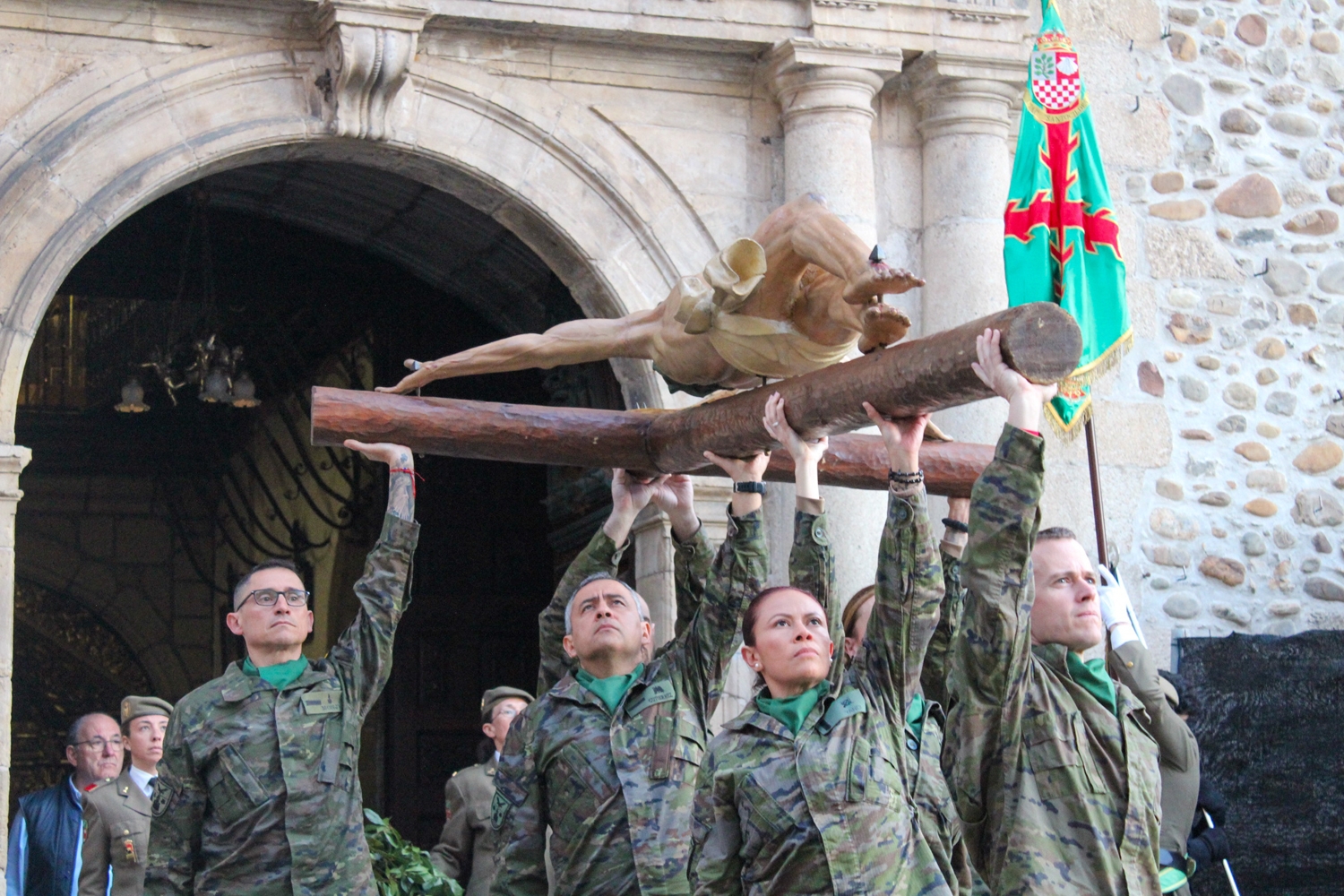 Traslado del Cristo de la Esperanza al Castillo de Ponferrada (11)