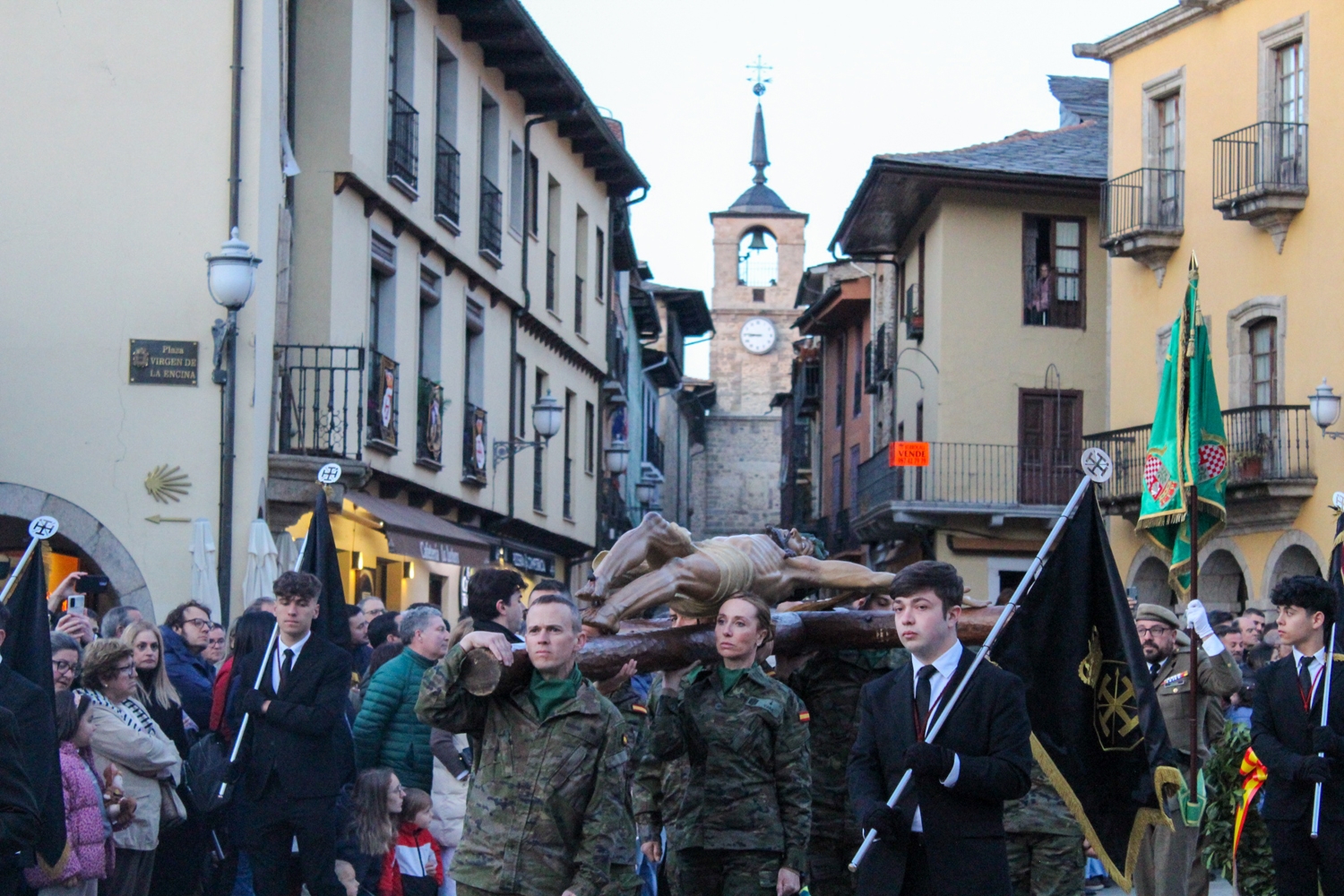 Traslado del Cristo de la Esperanza al Castillo de Ponferrada (30)