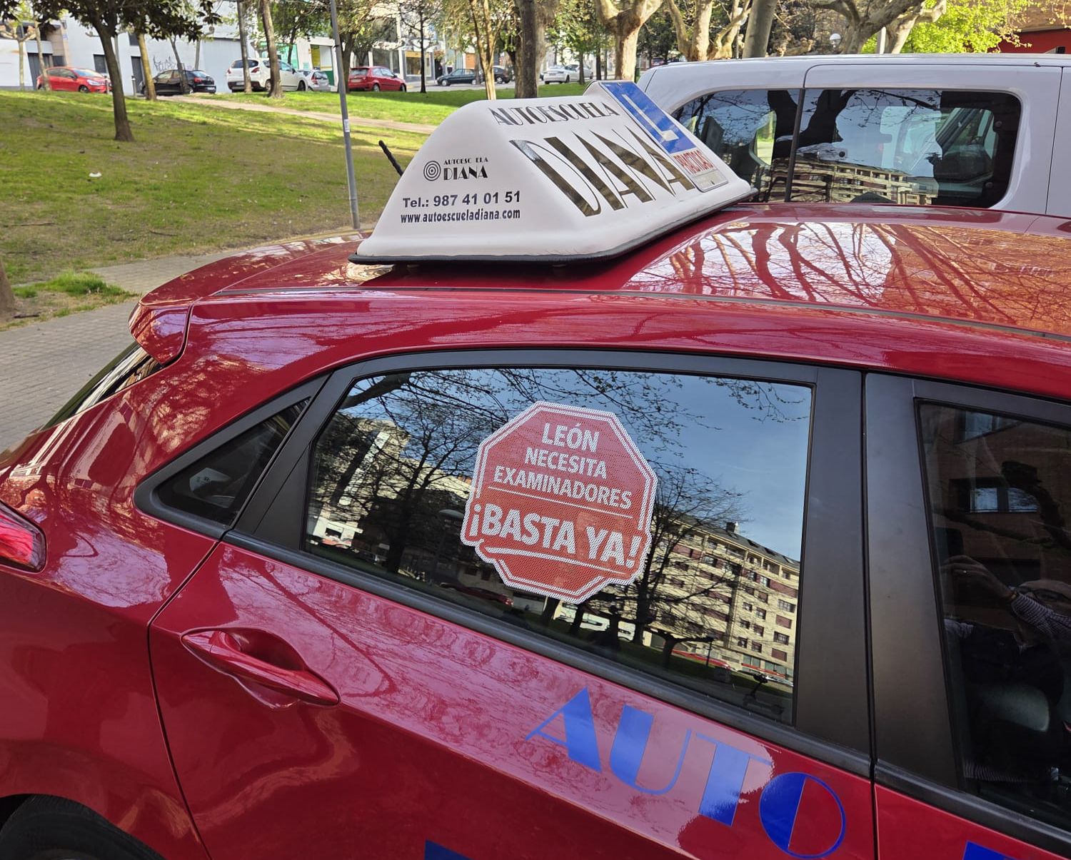 Las autoescuelas del Bierzo se suman a una gran manifestación en León por la falta de examinadores Las autoescuelas del Bierzo se suman a una gran manifestación en León por la falta de examinadores
