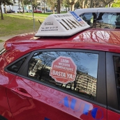 Pegatina en un coche de la Autoescuela Diana