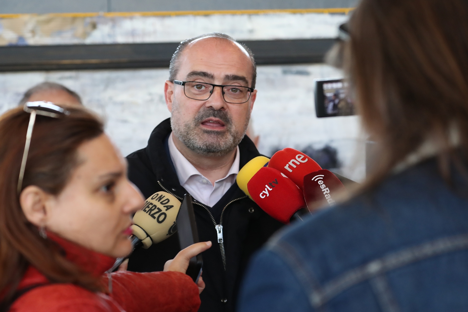 Marco Morala en Presentación de la exposición de pintura y escultura de la Asociación de Pintores del Bierzo Marco Morala en Presentación de la exposición de pintura y escultura de la Asociación de Pintores del Bierzo