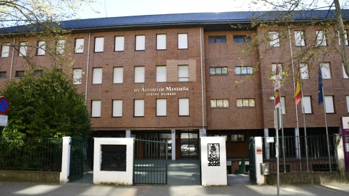 El instituto Álvaro de Mendaña en el barrio de las Huertas de Ponferrada | Foto: Dani Merino, InfoBierzo