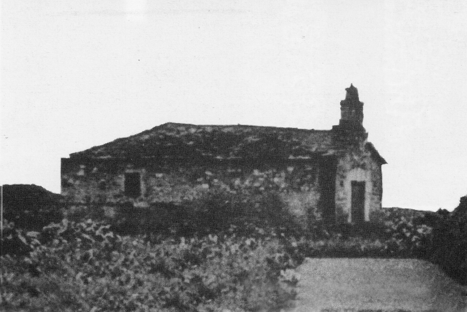 Antigua Ermita del Sacramento | Foto: Autor; Juan Vhl, compartida en el grupo de Facebook 'Fotos antiguas de Ponferrada y de El Bierzo'