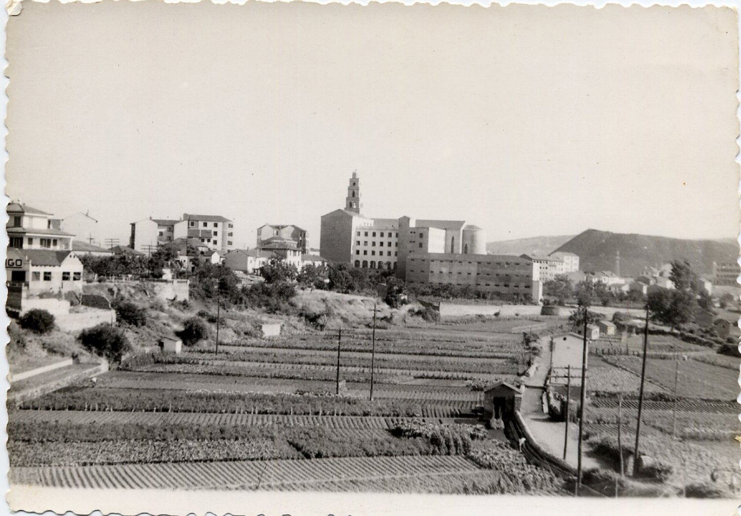 Imagen de las antiguas huertas en el barrio que se lleva su nombre | Foto: Autor: Juan Vhl, compartida en el grupo de Facebook 'Fotos antiguas de Ponferrada y de El Bierzo'