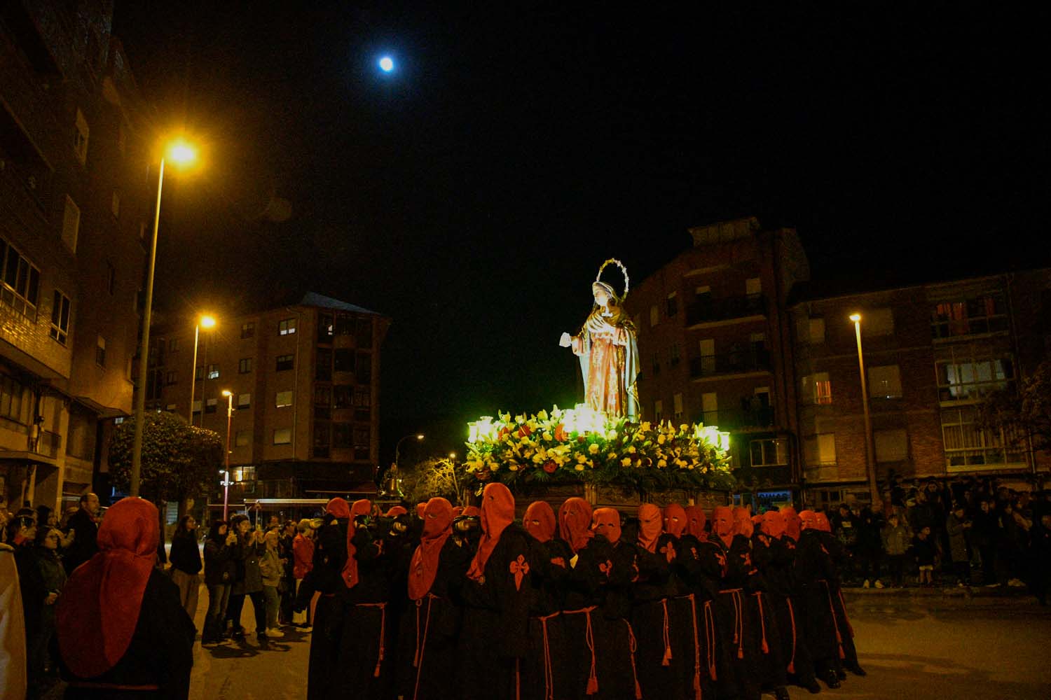  Procesión del Santo Cristo del Camino (104)