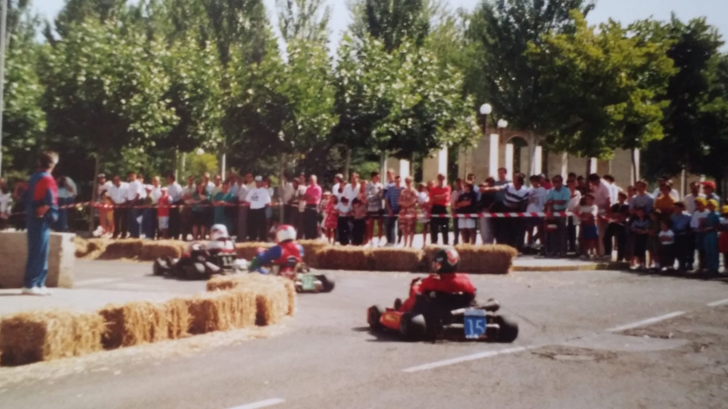 Celebración de los karts en el barrio, en los 90