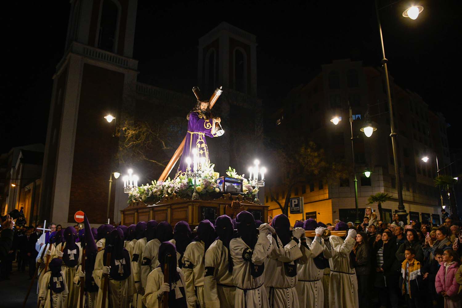 Salida de la procesión de Silencio en el Miércoles Santo de Ponferrada (50)