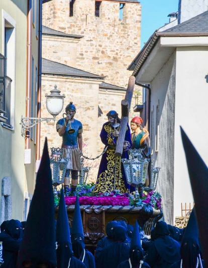 San Juanín y Encuentro en el Viernes Santo de Ponferrada  (19)