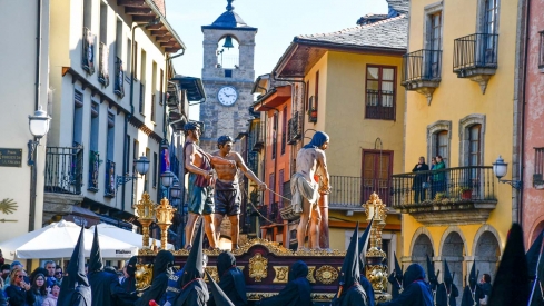 San Juanín y Encuentro en el Viernes Santo de Ponferrada  (43)