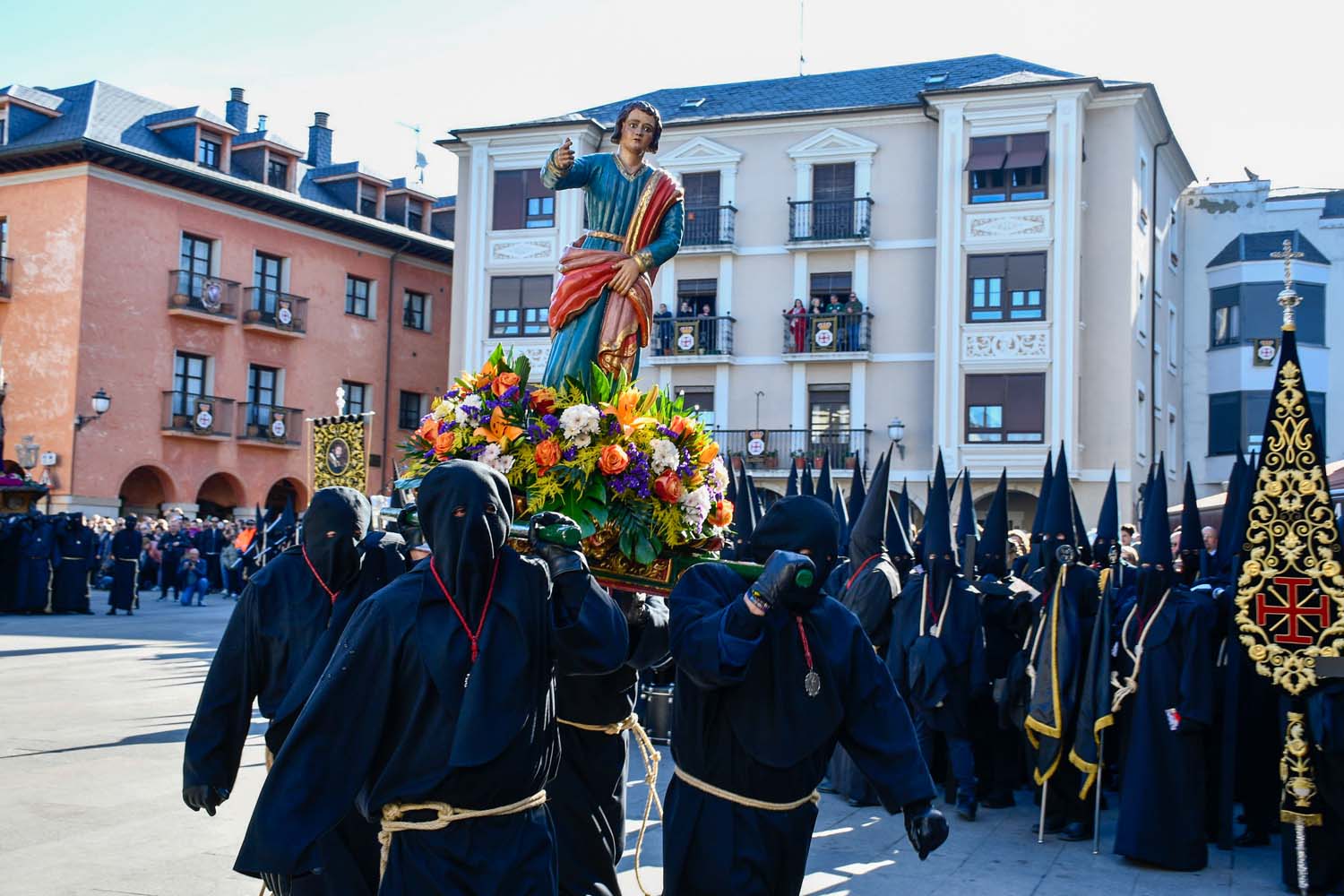 San Juanín y Encuentro durante el Viernes Santo de Ponferrada (112)