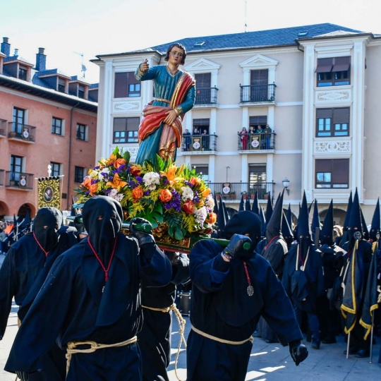 San Juanín y Encuentro durante el Viernes Santo de Ponferrada (112)