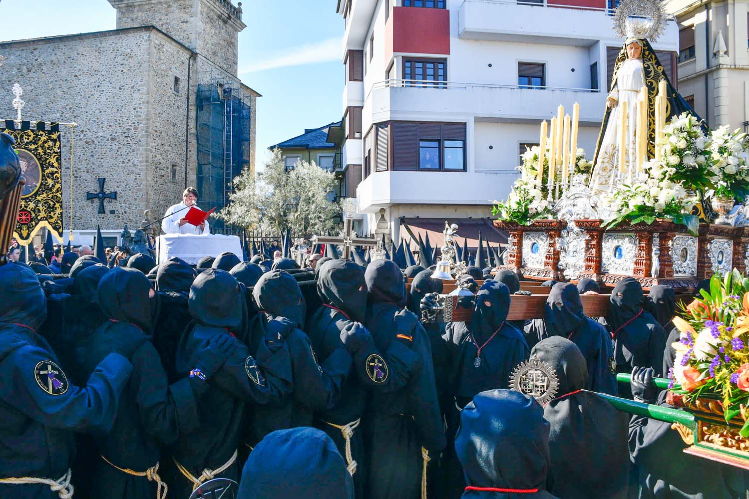 San Juanín y Encuentro durante el Viernes Santo de Ponferrada (124)