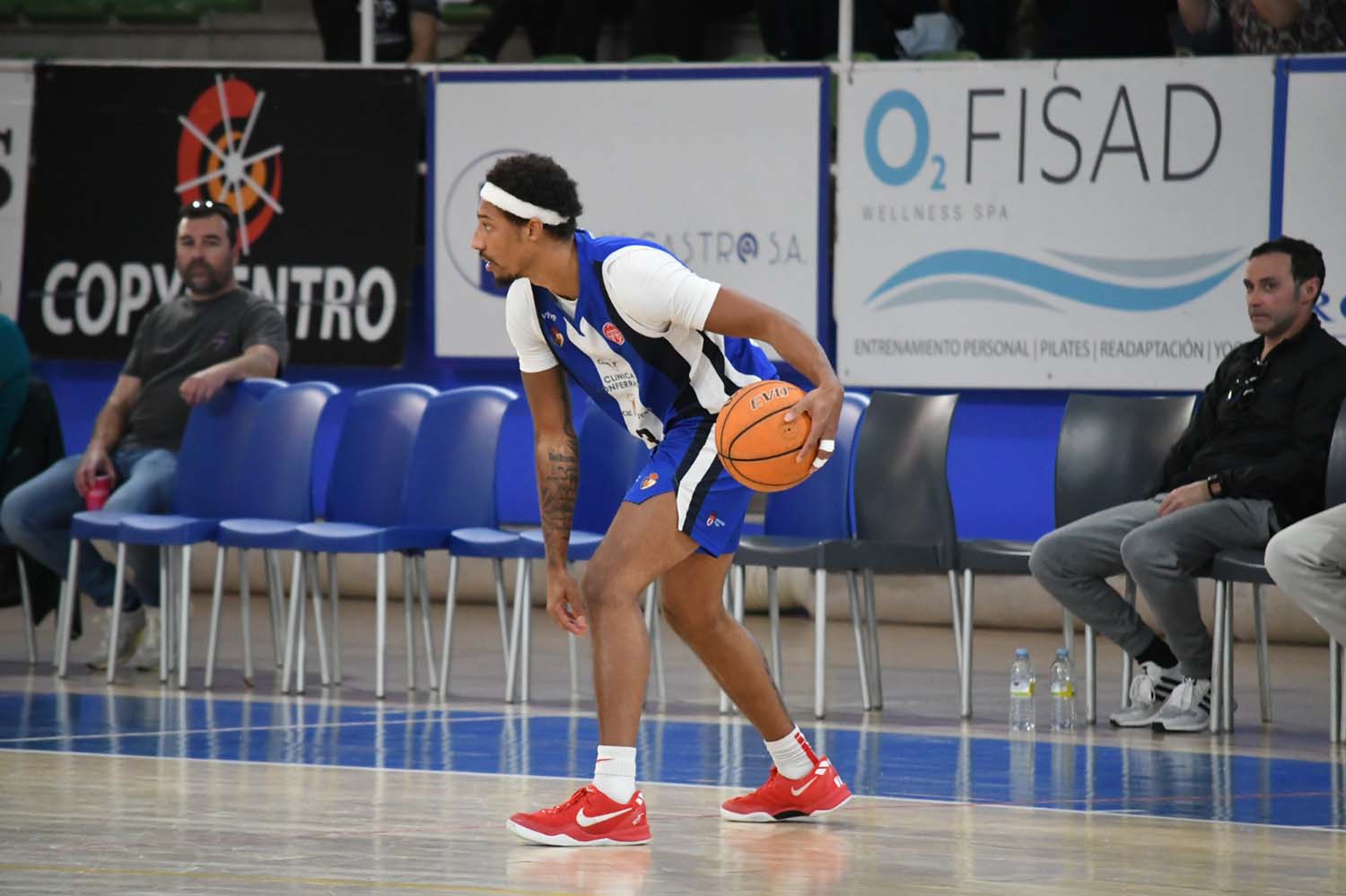 Baloncesto Clínica Ponferrada en su encuentro con Logrobasket (4) Ginés Alonso