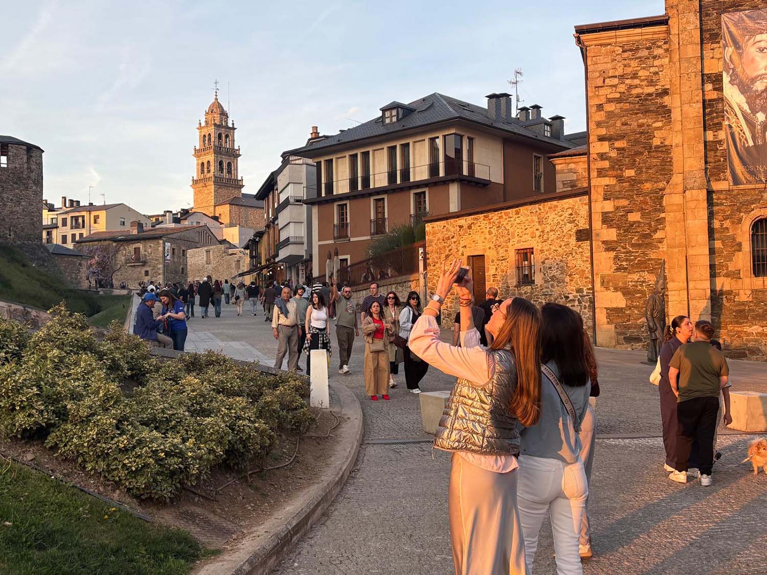Turistas en el Castillo de Ponferrada durante la Semana Santa 2026 Turistas en el Castillo de Ponferrada durante la Semana Santa 2026