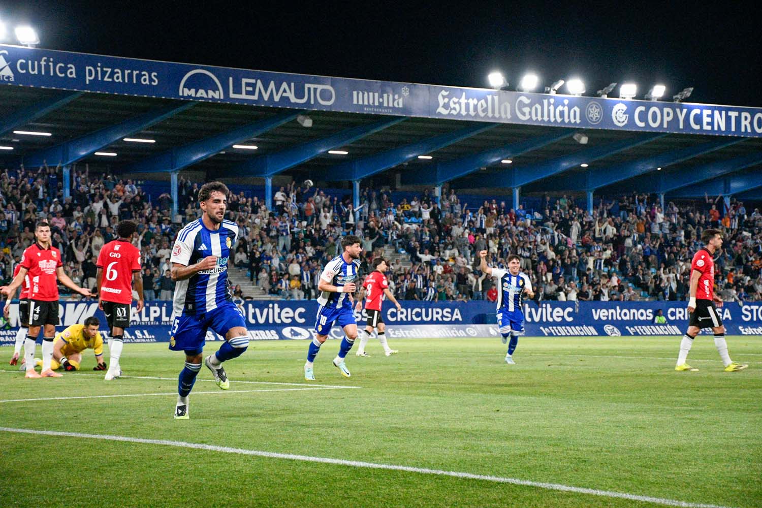 Primera parte entre la Ponferradina y el Mérida(78)